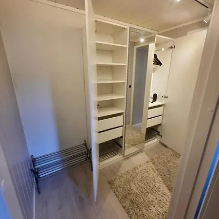 Cozy With Free Parking